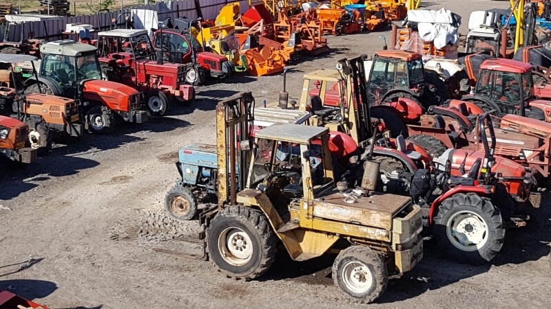 טרקטורים ומיכון להשכרה